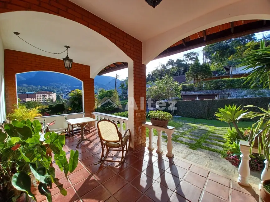 Foto 4 de Casa com 4 quartos à venda, 1400m2 em Alto, Teresopolis - RJ