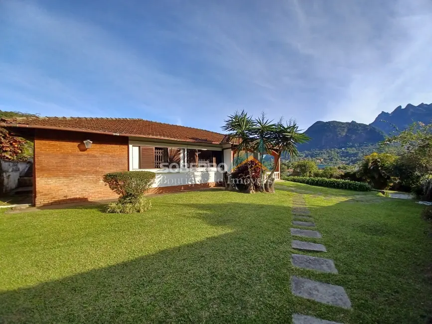 Foto 1 de Casa com 4 quartos à venda, 1400m2 em Alto, Teresopolis - RJ