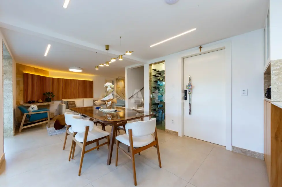 Foto 4 de Casa de Condomínio com 3 quartos à venda, 197m2 em Alto, Teresopolis - RJ