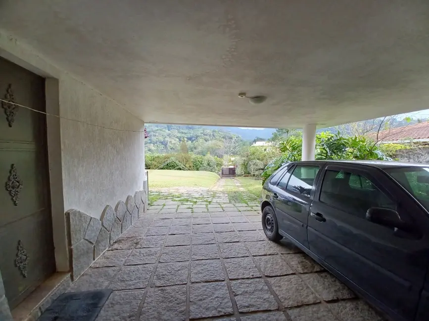 Casa com 4 quartos à venda, 1210m2 em Carlos Guinle, Teresopolis - RJ - imagem 5 Foto 5 de Casa com 4 quartos à venda, 1210m2 em Carlos Guinle, Teresopolis - RJ