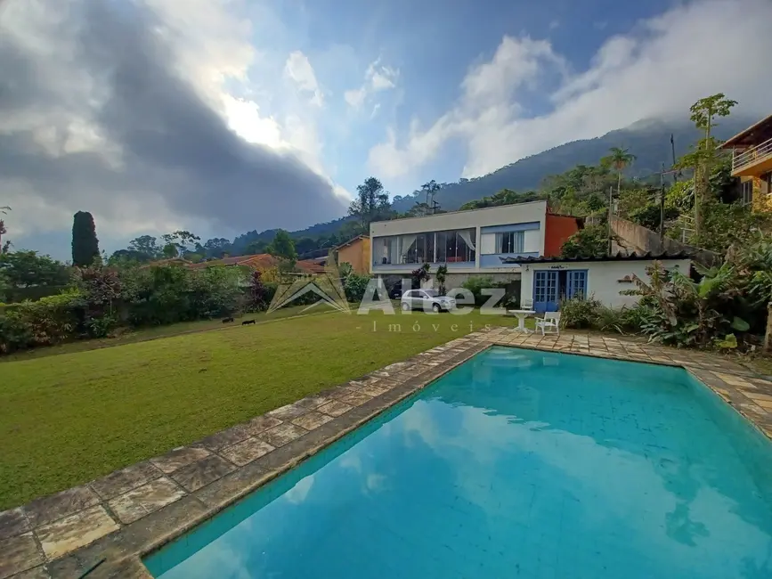 Casa com 4 quartos à venda, 1210m2 em Carlos Guinle, Teresopolis - RJ - imagem 2 Foto 2 de Casa com 4 quartos à venda, 1210m2 em Carlos Guinle, Teresopolis - RJ