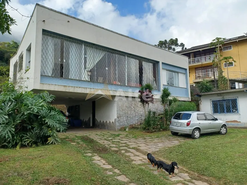 Casa com 4 quartos à venda, 1210m2 em Carlos Guinle, Teresopolis - RJ - imagem 3 Foto 3 de Casa com 4 quartos à venda, 1210m2 em Carlos Guinle, Teresopolis - RJ