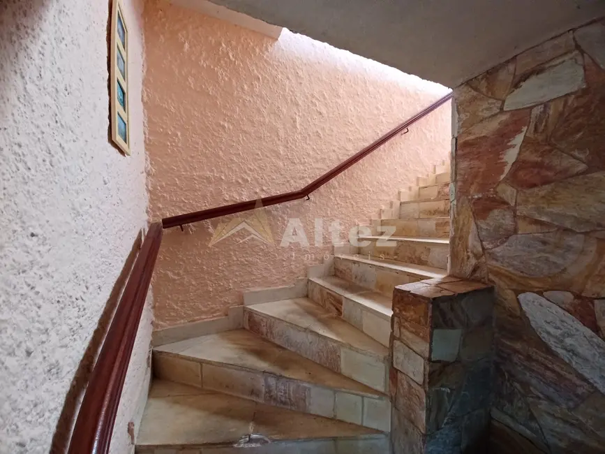 Casa com 4 quartos à venda, 1210m2 em Carlos Guinle, Teresopolis - RJ - imagem 6 Foto 6 de Casa com 4 quartos à venda, 1210m2 em Carlos Guinle, Teresopolis - RJ