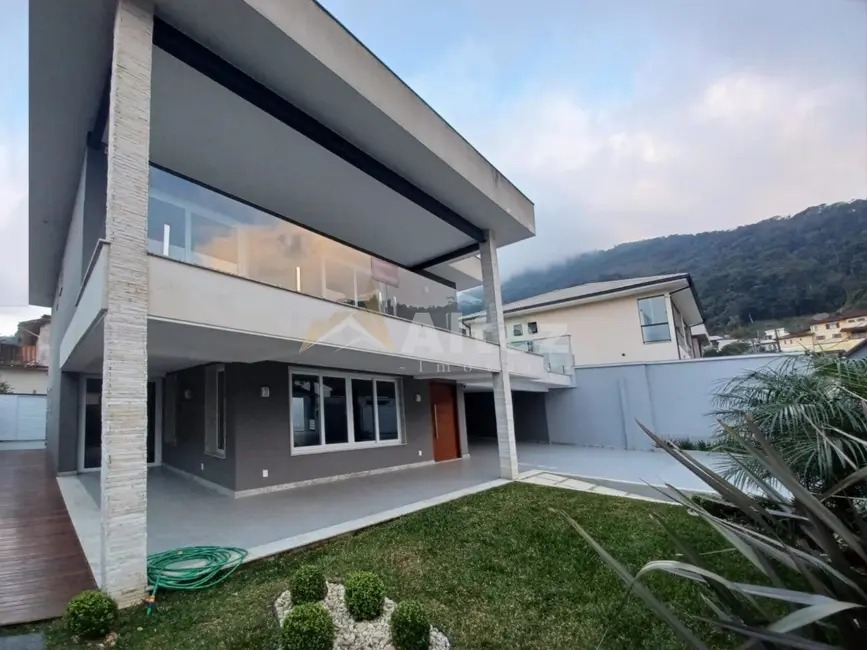 Foto 1 de Casa com 4 quartos à venda, 400m2 em Carlos Guinle, Teresopolis - RJ