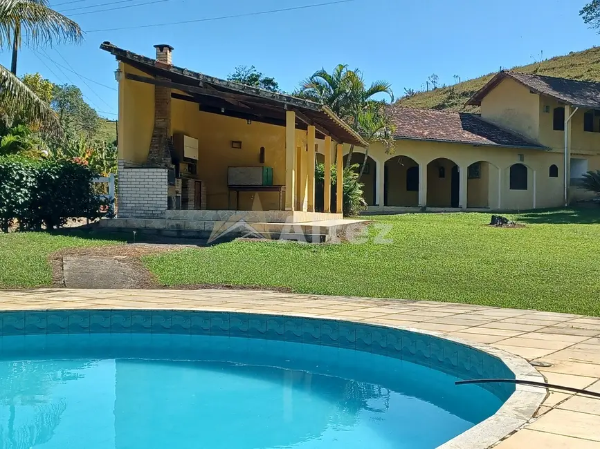 Foto 1 de Sítio / Rancho com 3 quartos à venda, 480000m2 em Cachoeiras De Macacu - RJ