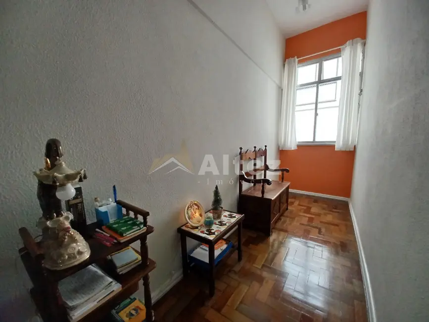 Foto 2 de Apartamento com 2 quartos à venda, 50m2 em Várzea, Teresopolis - RJ