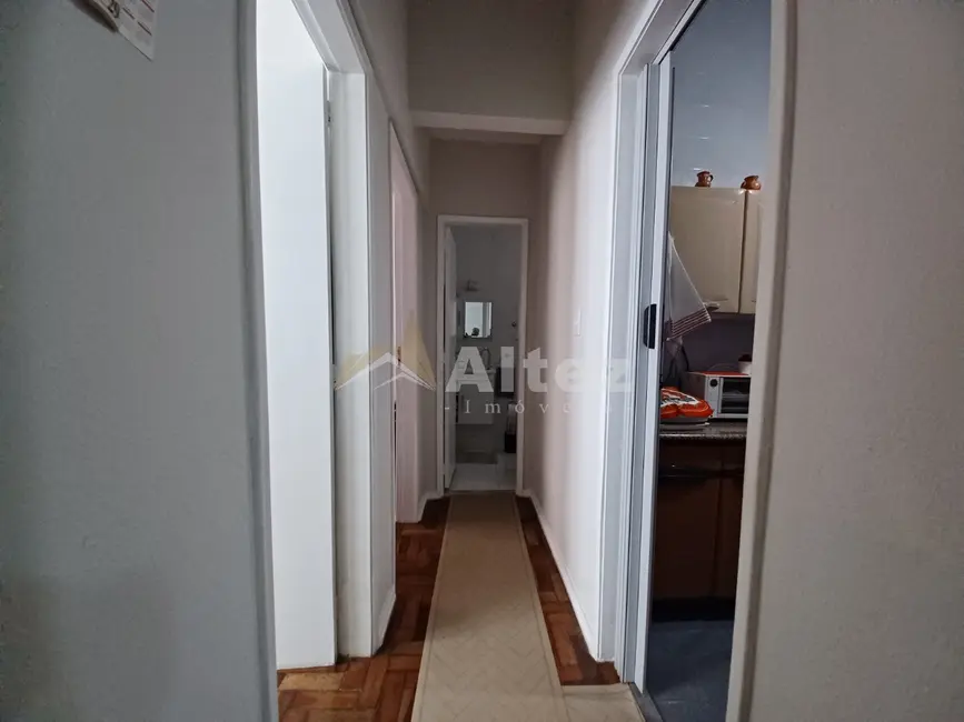 Foto 3 de Apartamento com 2 quartos à venda, 50m2 em Várzea, Teresopolis - RJ