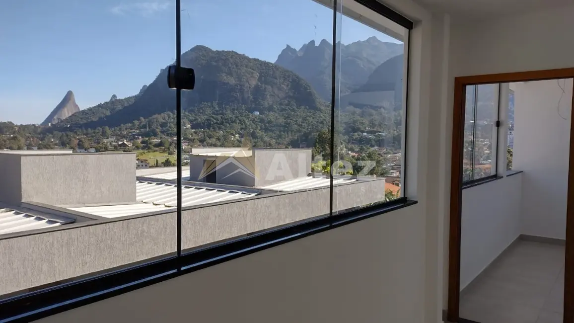 Foto 2 de Casa de Condomínio com 3 quartos à venda, 140m2 em Alto, Teresopolis - RJ