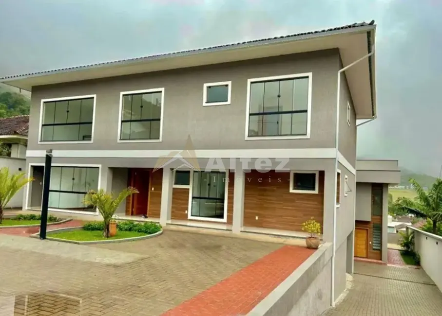 Foto 1 de Casa de Condomínio com 3 quartos à venda, 140m2 em Alto, Teresopolis - RJ