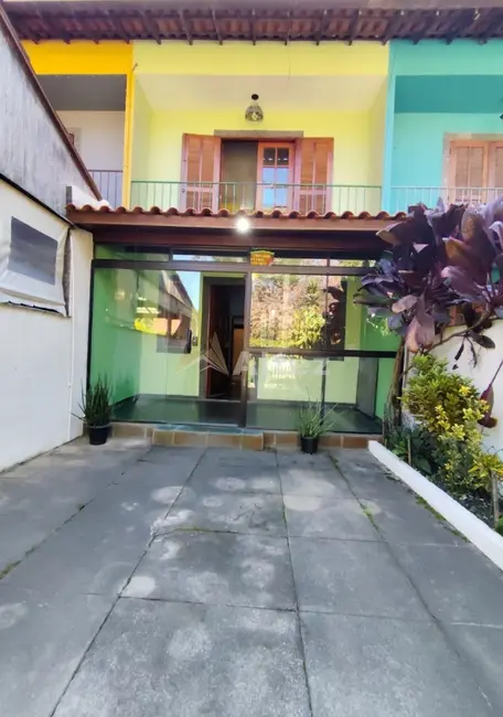 Foto 1 de Casa com 3 quartos à venda, 77m2 em Albuquerque, Teresopolis - RJ