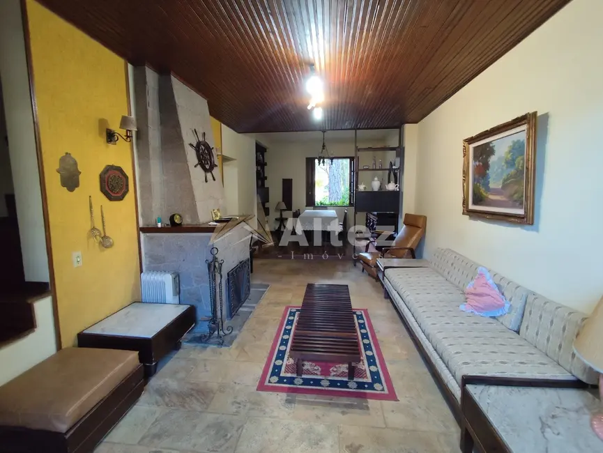 Casa de Condomínio com 6 quartos à venda, 173m2 em Alto, Teresopolis - RJ - imagem 4 Foto 4 de Casa de Condomínio com 6 quartos à venda, 173m2 em Alto, Teresopolis - RJ
