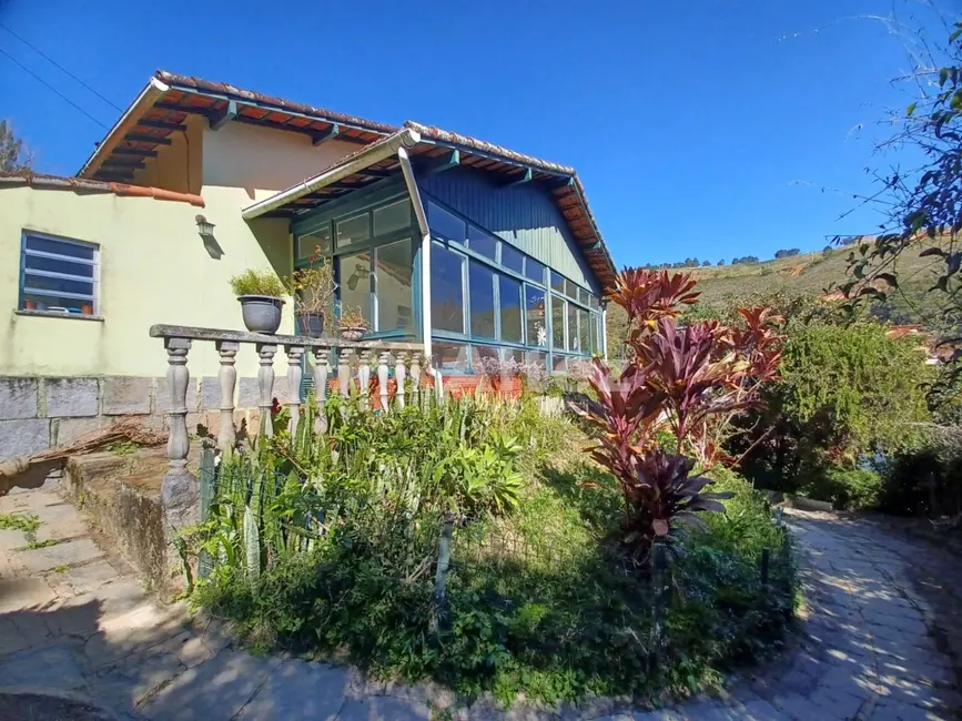 Foto 1 de Casa com 3 quartos à venda, 240m2 em Albuquerque, Teresopolis - RJ