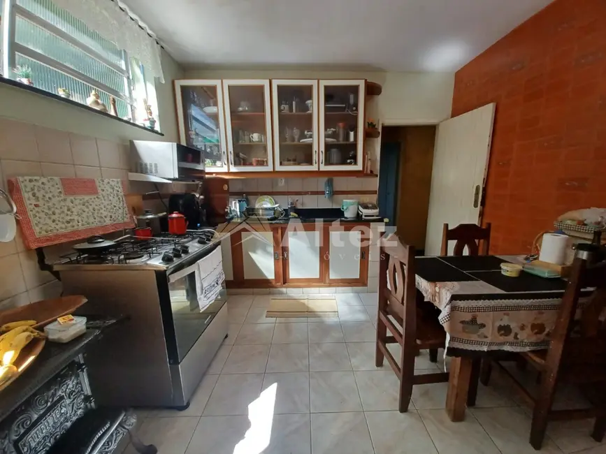 Foto 9 de Casa com 3 quartos à venda, 240m2 em Albuquerque, Teresopolis - RJ