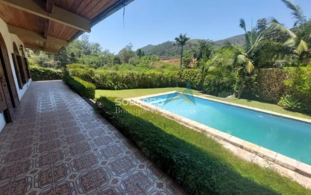 Foto 1 de Terreno / Lote com 6 quartos à venda, 379m2 em Albuquerque, Teresopolis - RJ