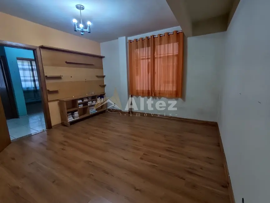 Foto 2 de Apartamento com 2 quartos à venda, 50m2 em Várzea, Teresopolis - RJ