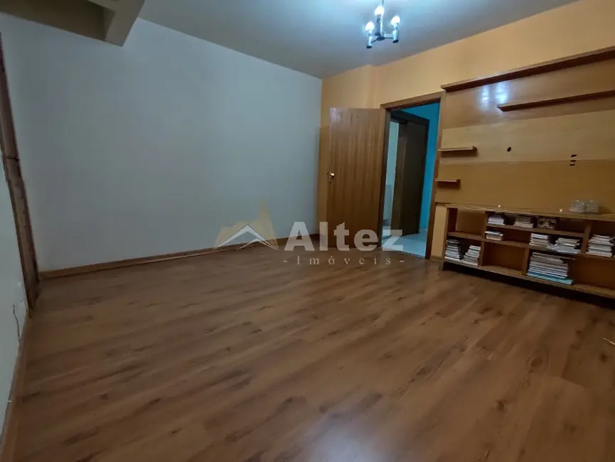 Foto 1 de Apartamento com 2 quartos à venda, 50m2 em Várzea, Teresopolis - RJ