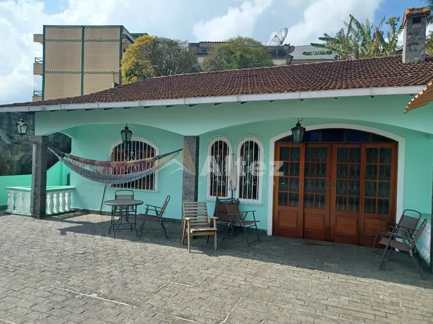 Foto 2 de Casa com 3 quartos à venda, 150m2 em Fazendinha, Teresopolis - RJ