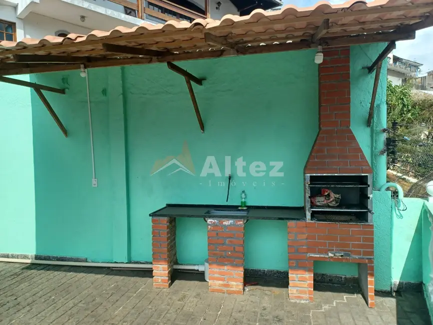 Foto 4 de Casa com 3 quartos à venda, 150m2 em Fazendinha, Teresopolis - RJ