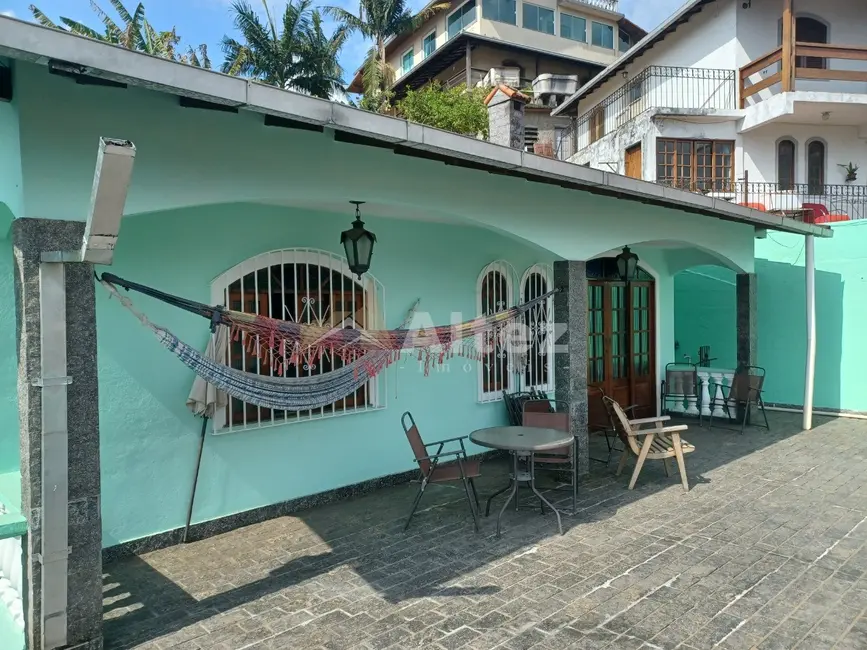 Foto 3 de Casa com 3 quartos à venda, 150m2 em Fazendinha, Teresopolis - RJ