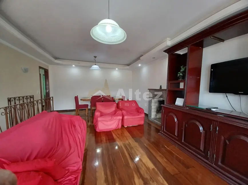Foto 8 de Casa com 3 quartos à venda, 150m2 em Fazendinha, Teresopolis - RJ