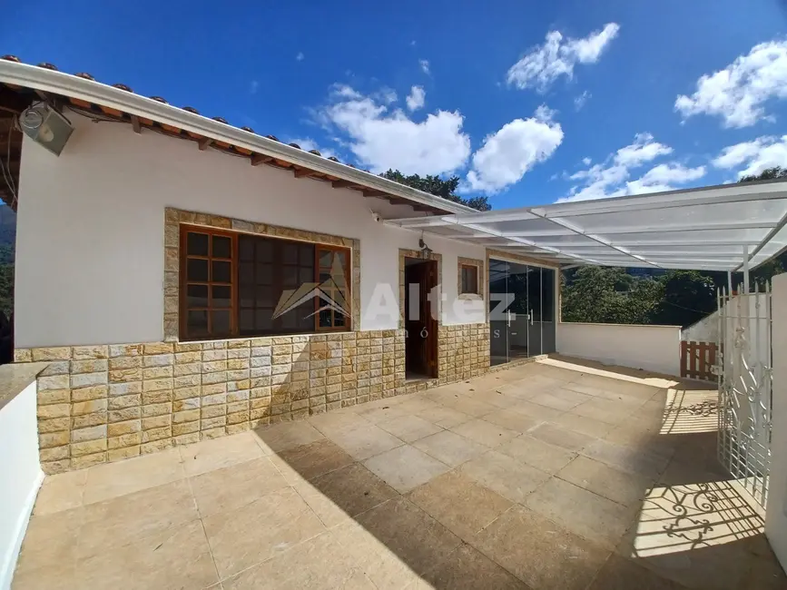 Foto 1 de Casa com 4 quartos à venda, 225m2 em Santa Cecília, Teresopolis - RJ