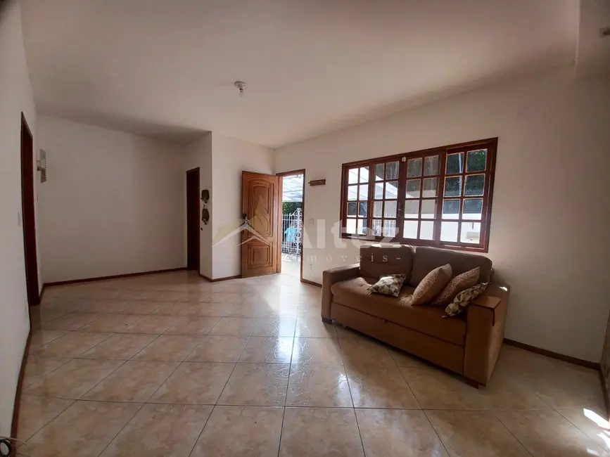 Foto 3 de Casa com 4 quartos à venda, 225m2 em Santa Cecília, Teresopolis - RJ