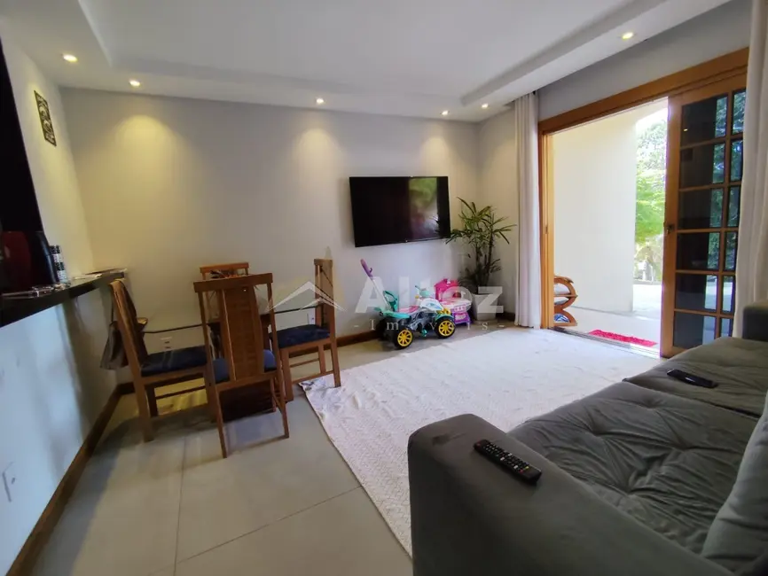 Foto 3 de Casa de Condomínio com 3 quartos à venda, 128m2 em Granja Guarani, Teresopolis - RJ