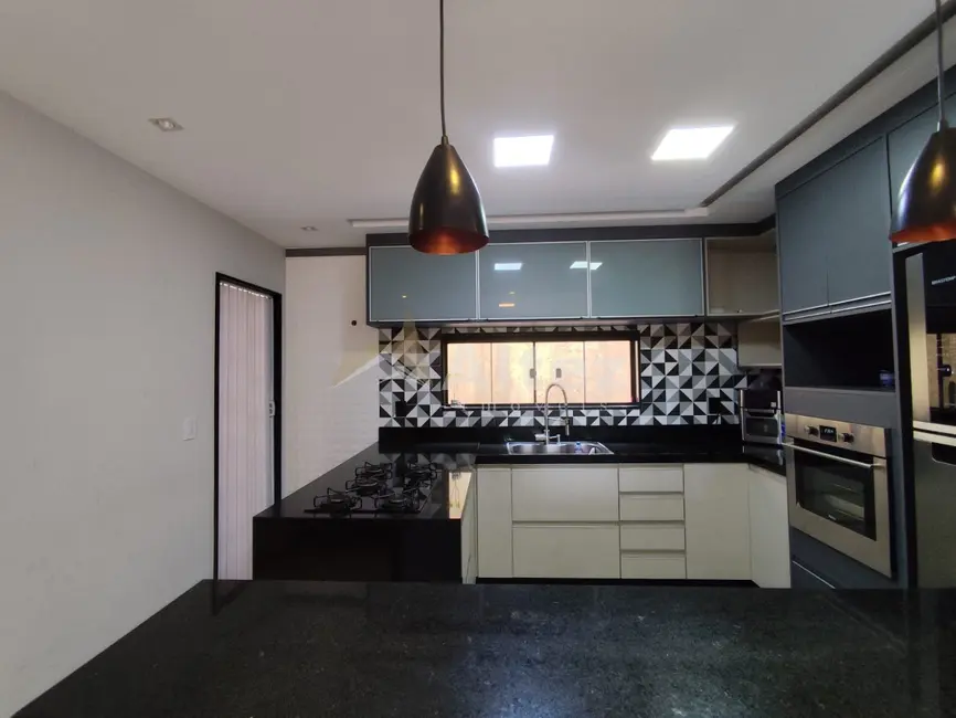 Foto 5 de Casa de Condomínio com 3 quartos à venda, 128m2 em Granja Guarani, Teresopolis - RJ