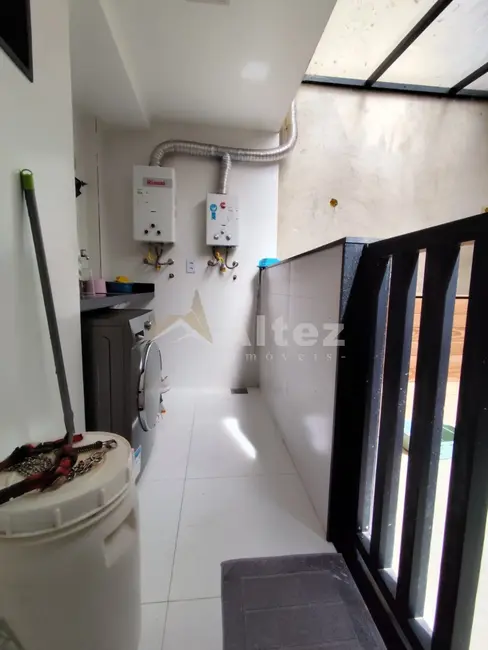 Foto 6 de Casa de Condomínio com 3 quartos à venda, 128m2 em Granja Guarani, Teresopolis - RJ