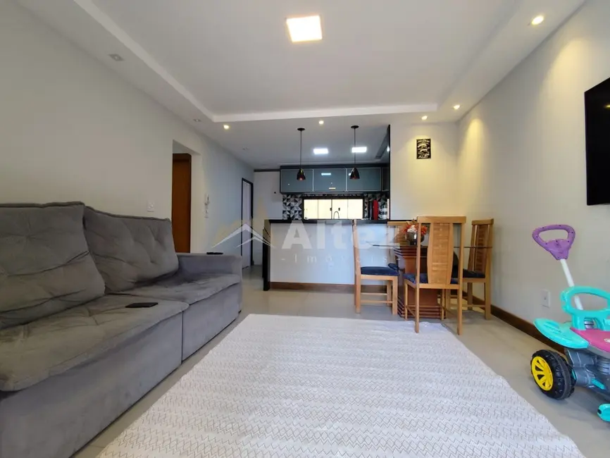 Foto 2 de Casa de Condomínio com 3 quartos à venda, 128m2 em Granja Guarani, Teresopolis - RJ