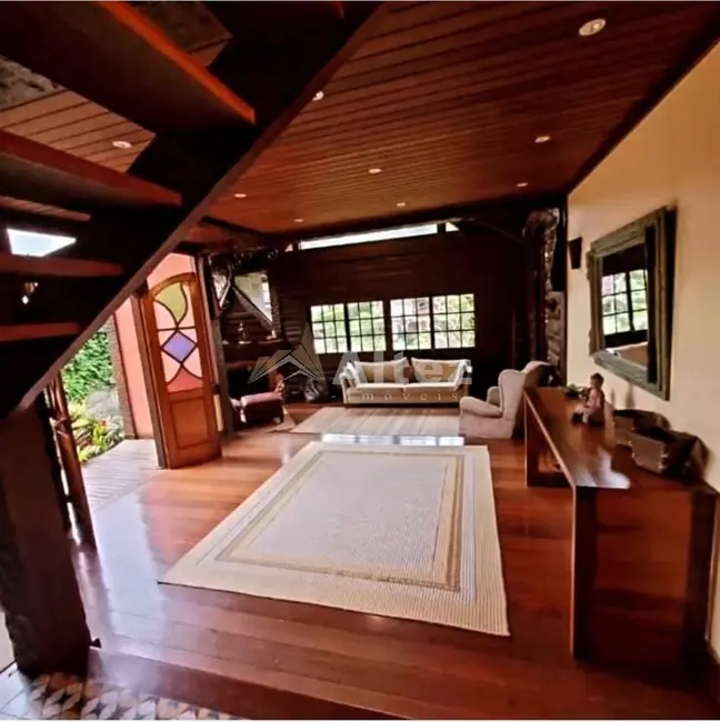 Casa com 2 quartos para alugar, 230m2 em Carlos Guinle, Teresopolis - RJ - imagem 5 Foto 5 de Casa com 2 quartos para alugar, 230m2 em Carlos Guinle, Teresopolis - RJ