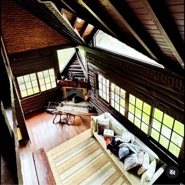 Casa com 2 quartos para alugar, 230m2 em Carlos Guinle, Teresopolis - RJ - imagem 3 Foto 3 de Casa com 2 quartos para alugar, 230m2 em Carlos Guinle, Teresopolis - RJ