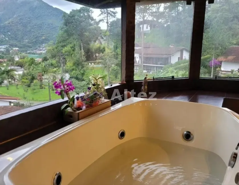 Casa com 2 quartos para alugar, 230m2 em Carlos Guinle, Teresopolis - RJ - imagem 7 Foto 7 de Casa com 2 quartos para alugar, 230m2 em Carlos Guinle, Teresopolis - RJ