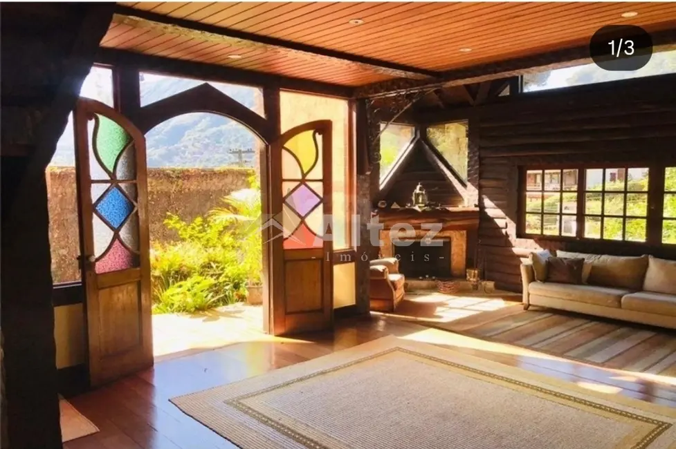 Casa com 2 quartos para alugar, 230m2 em Carlos Guinle, Teresopolis - RJ - imagem 6 Foto 6 de Casa com 2 quartos para alugar, 230m2 em Carlos Guinle, Teresopolis - RJ