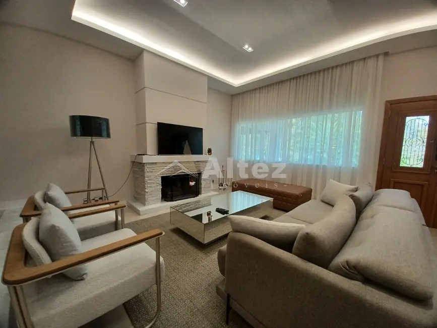 Casa de Condomínio com 4 quartos à venda, 610m2 em Parque do Imbui, Teresopolis - RJ - imagem 5 Foto 5 de Casa de Condomínio com 4 quartos à venda, 610m2 em Parque do Imbui, Teresopolis - RJ