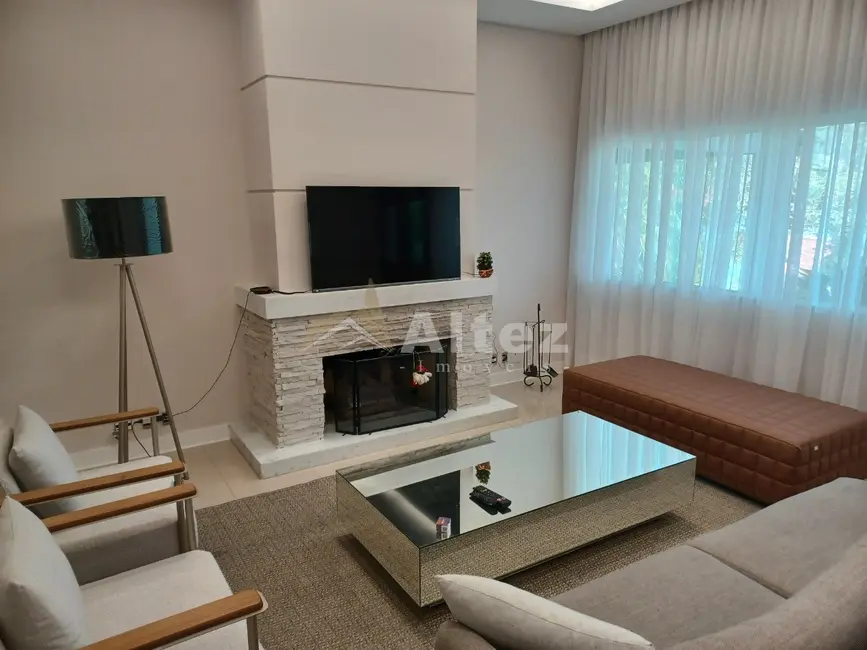 Casa de Condomínio com 4 quartos à venda, 610m2 em Parque do Imbui, Teresopolis - RJ - imagem 7 Foto 7 de Casa de Condomínio com 4 quartos à venda, 610m2 em Parque do Imbui, Teresopolis - RJ