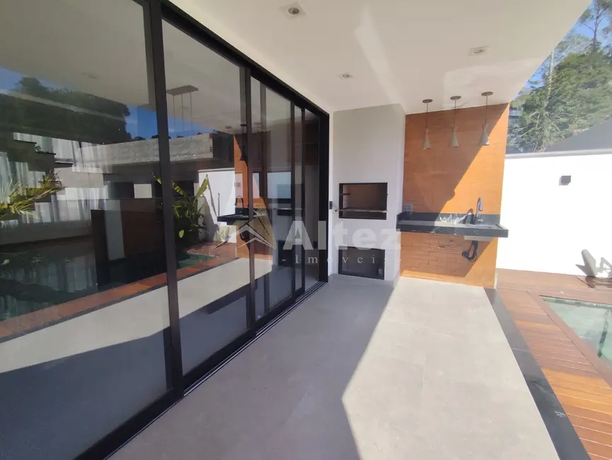 Foto 2 de Casa de Condomínio com 1 quarto à venda, 166m2 em Posse, Teresopolis - RJ