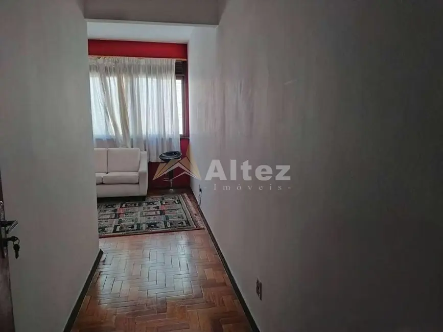 Foto 2 de Apartamento com 1 quarto à venda, 42m2 em Jardim Cascata, Teresopolis - RJ