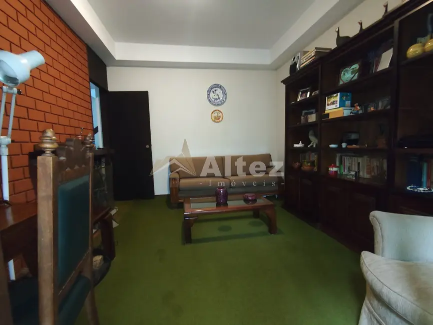 Foto 9 de Casa com 5 quartos à venda, 409m2 em Granja Guarani, Teresopolis - RJ