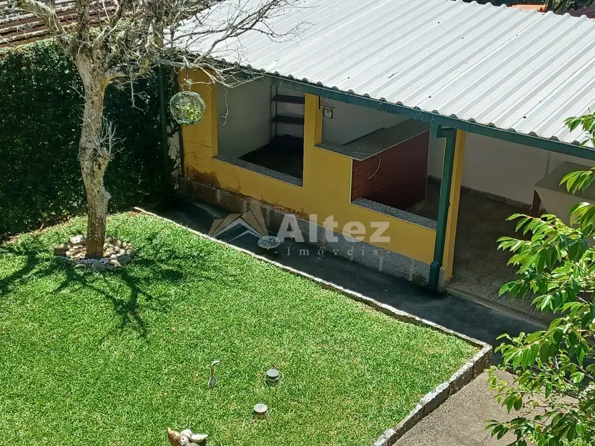 Casa com 3 quartos à venda, 450m2 em Parque do Ingá, Teresopolis - RJ - imagem 9 Foto 9 de Casa com 3 quartos à venda, 450m2 em Parque do Ingá, Teresopolis - RJ