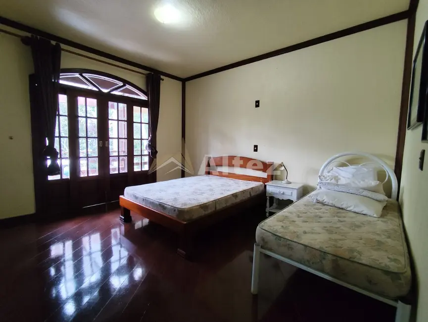 Casa com 7 quartos à venda, 6000m2 em Granja Guarani, Teresopolis - RJ - imagem 9 Foto 9 de Casa com 7 quartos à venda, 6000m2 em Granja Guarani, Teresopolis - RJ