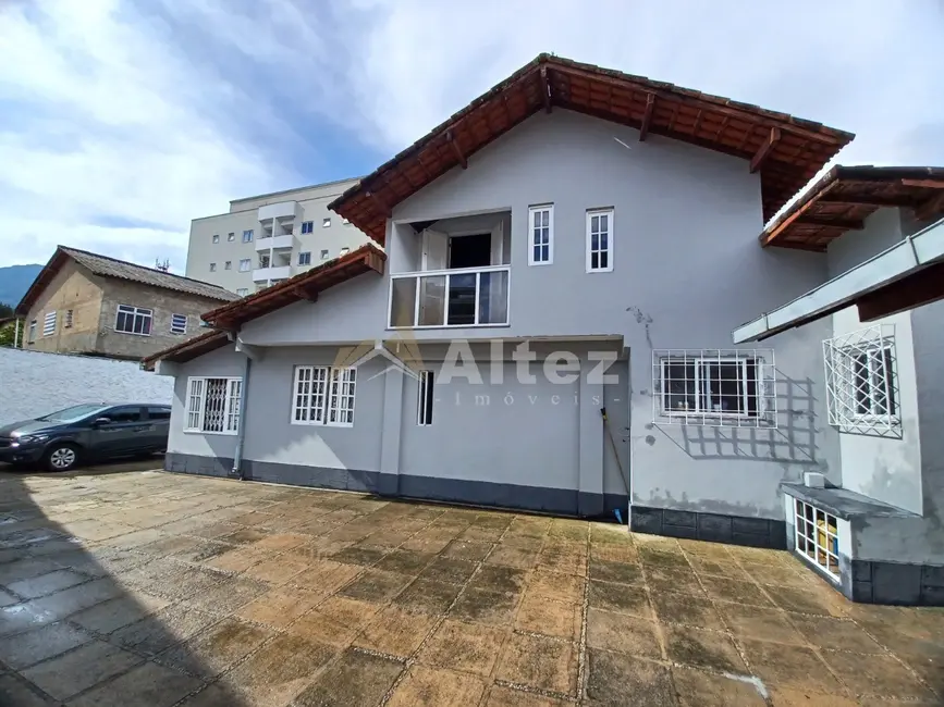 Foto 2 de Casa com 4 quartos à venda, 290m2 em Alto, Teresopolis - RJ