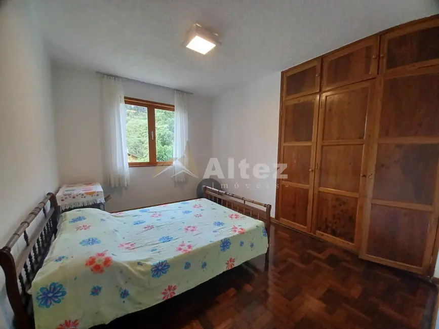 Foto 9 de Casa com 7 quartos à venda, 290m2 em Teresopolis - RJ