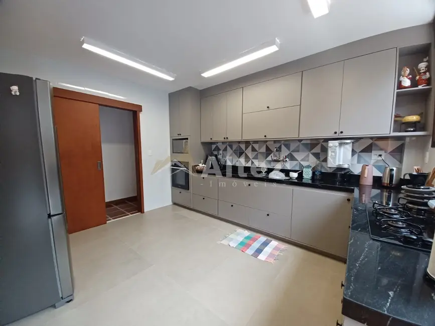 Foto 8 de Casa com 7 quartos à venda, 290m2 em Teresopolis - RJ