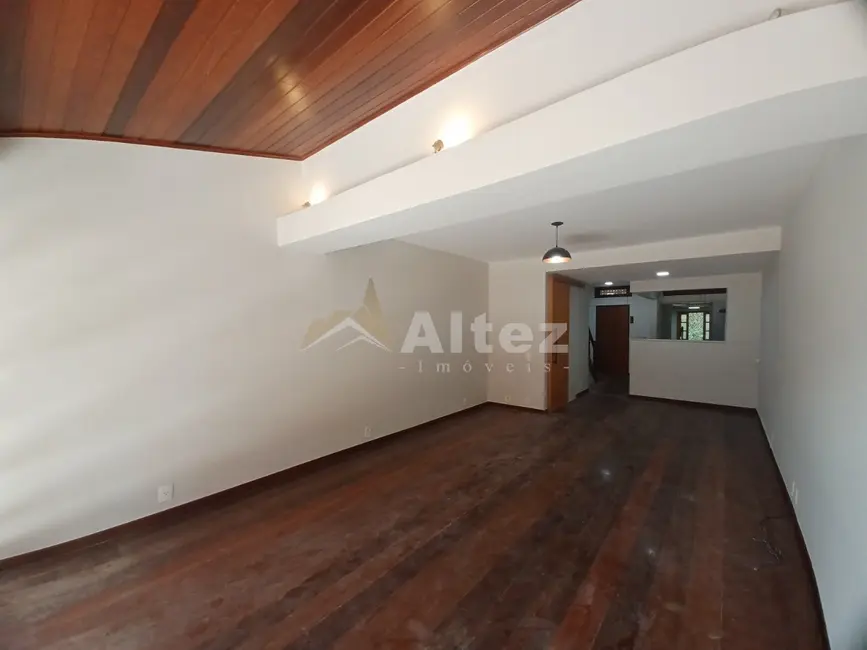 Foto 3 de Casa de Condomínio com 2 quartos à venda, 77m2 em Alto, Teresopolis - RJ