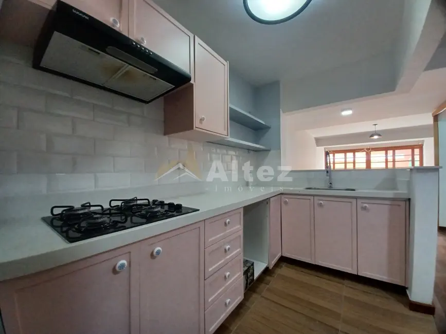 Foto 9 de Casa de Condomínio com 2 quartos à venda, 77m2 em Alto, Teresopolis - RJ