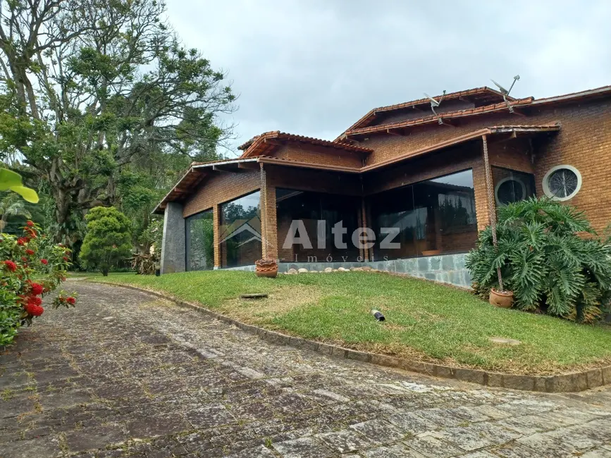 Sala Comercial com 4 quartos à venda, 1100m2 em Albuquerque, Teresopolis - RJ - imagem 6 Foto 6 de Sala Comercial com 4 quartos à venda, 1100m2 em Albuquerque, Teresopolis - RJ