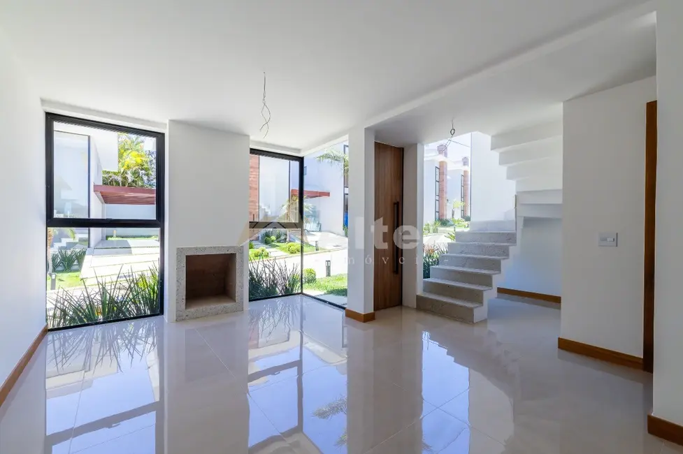 Foto 3 de Casa de Condomínio com 4 quartos à venda, 152m2 em Tijuca, Teresopolis - RJ