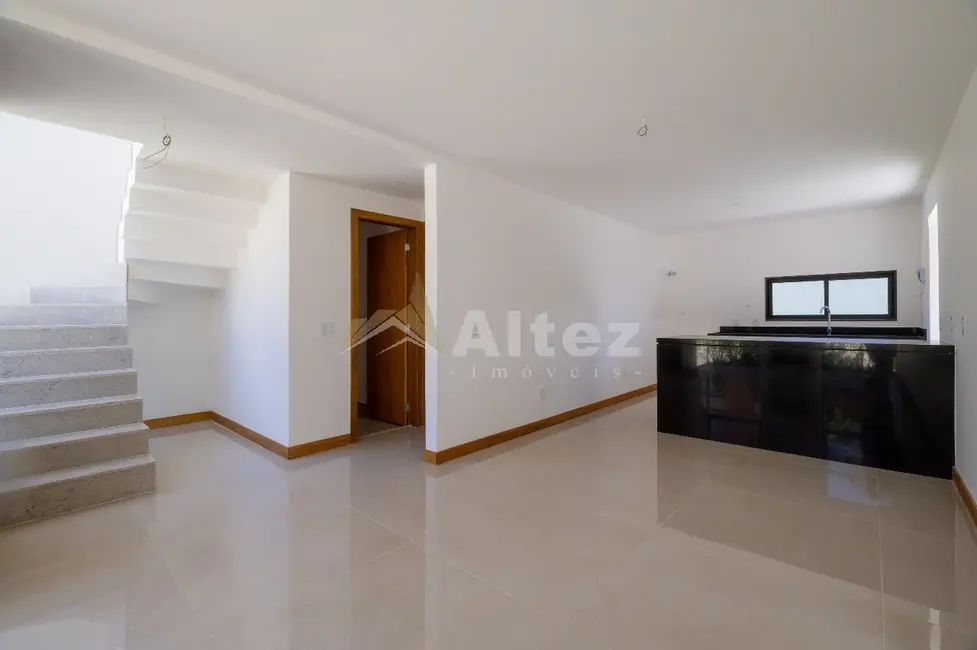 Foto 4 de Casa de Condomínio com 4 quartos à venda, 152m2 em Tijuca, Teresopolis - RJ