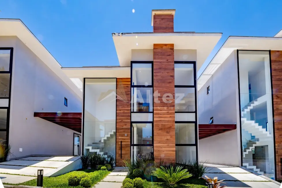 Foto 1 de Casa de Condomínio com 4 quartos à venda, 152m2 em Tijuca, Teresopolis - RJ